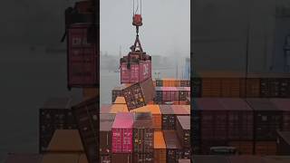 Why The Worlds Largest Container Ships Rarely Visit India ?