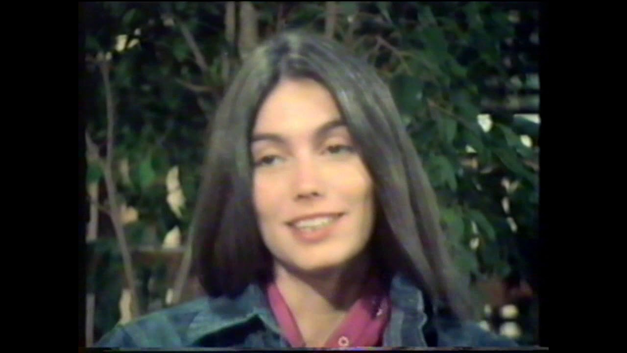 Emmylou Harris 1977 interview - YouTube