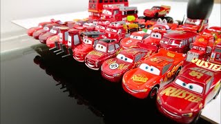 Disney Pixar Cars ☆ Various Cars miniature cars roll down a colorful slope and fall into the water!