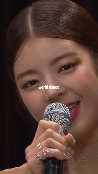 Price Tag cover by Lia from Itzy.