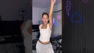 La incorrecta -  🎵 New Trend   - Ariann Music -  #shorts #shortsvideos