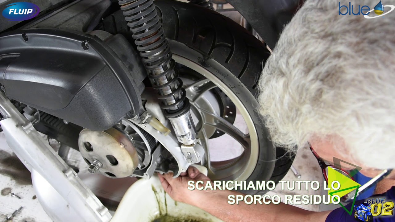 Honda Sh 300 Tagliando Completo Al Motore E Ingranaggi Youtube