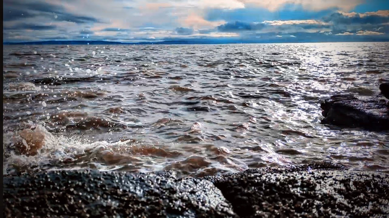 Slow Coastal Waves | Relaxing Ocean Ambience (24 Minutes)