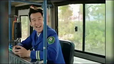 盘点公交车上的爆笑场面，论搞笑，我只服大鹏！ - 天天要闻