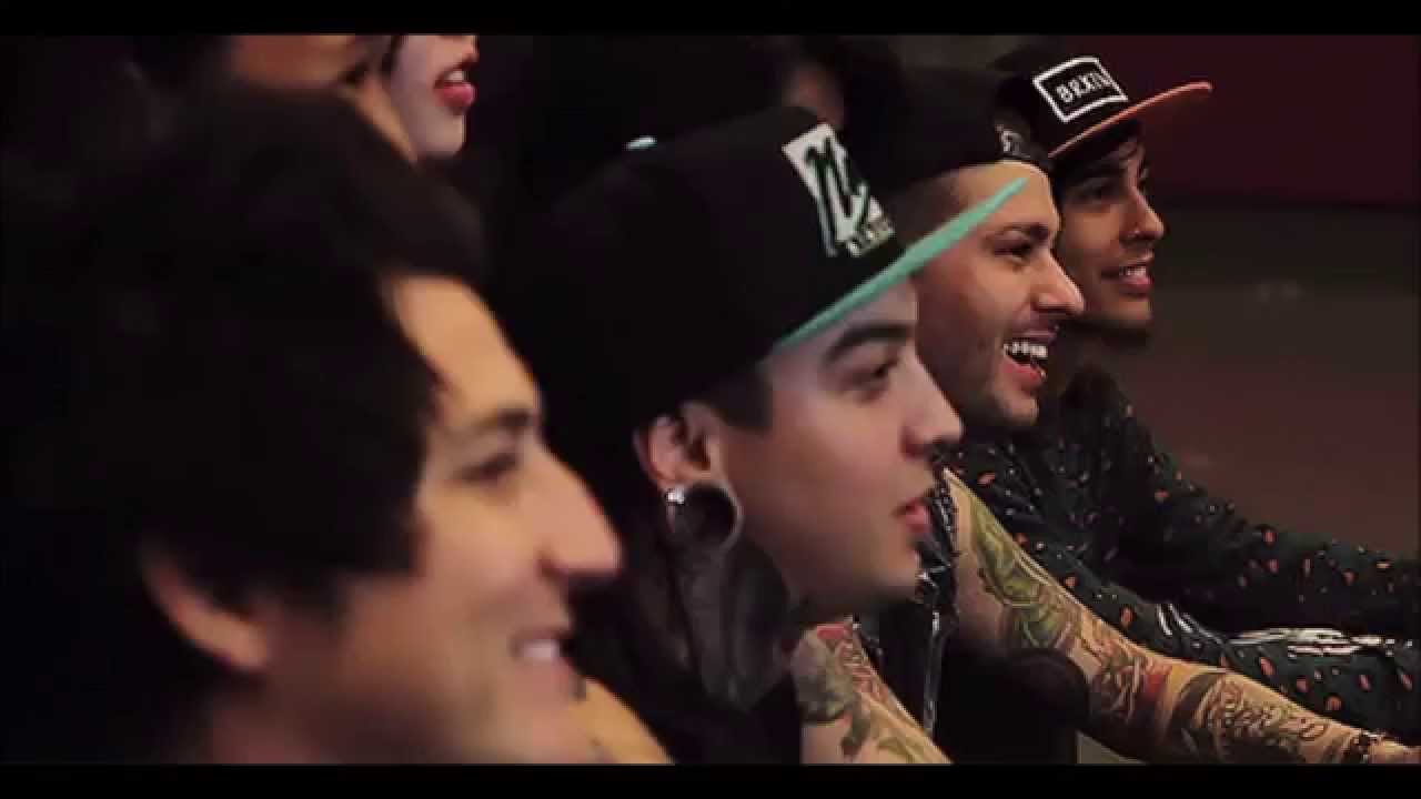 Pierce The Veil Kissing In Cars (Empty Arena) YouTube