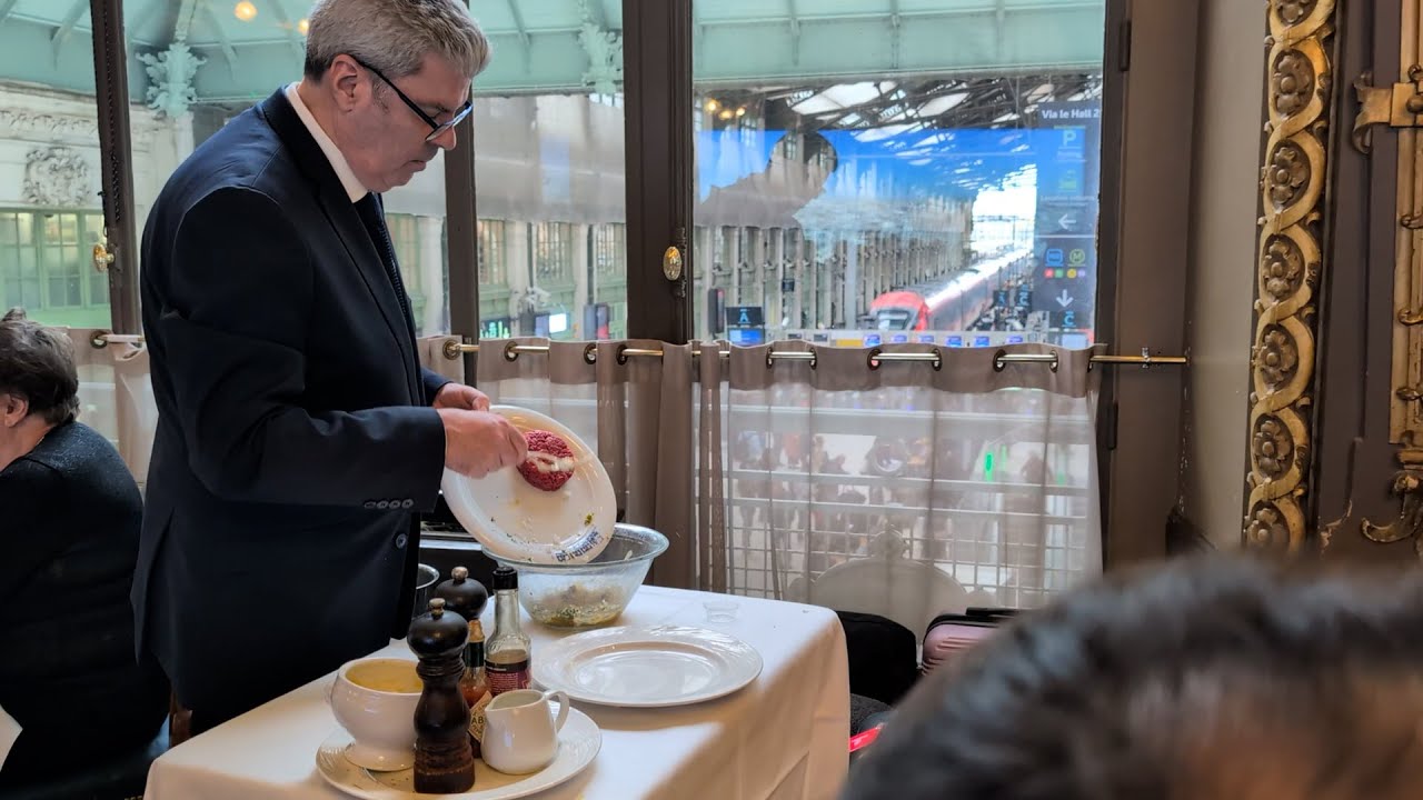 Restaurant Le Train Bleu am Gare de Lyon mit Lammhaxen und Beef Tatare