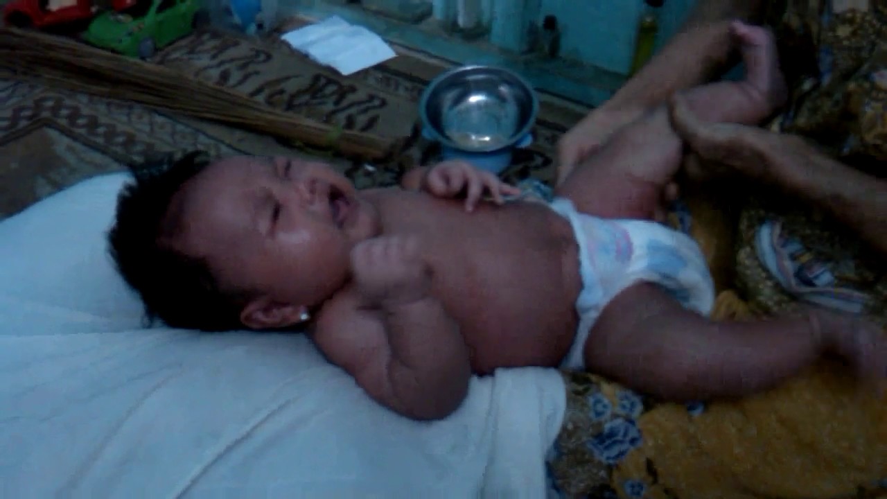 PIJAT BAYI  BABY MASSAGE EVERY 1 MONTH #nadinekhanza 