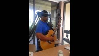 Nathan Aweau singing Akaka Falls