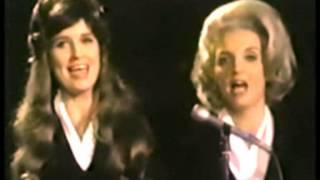 Video thumbnail of "Anita and Helen Carter   Bury Me Under The Weeping Willow"