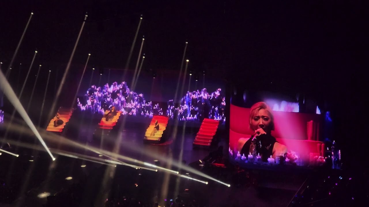 2NE1 - It Hurts OT3 Ver No Bom Manila Welcome Back Concert Live Philippines 20241117 Full Fancam