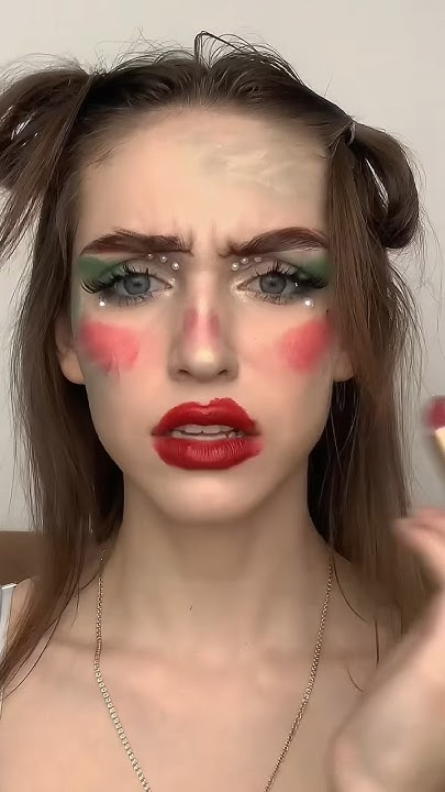 МАКИЯЖ ДЛЯ ХЕЙТЕРОВ😱 #makeup #макияж #моймакияж #допосле #треш - YouTube