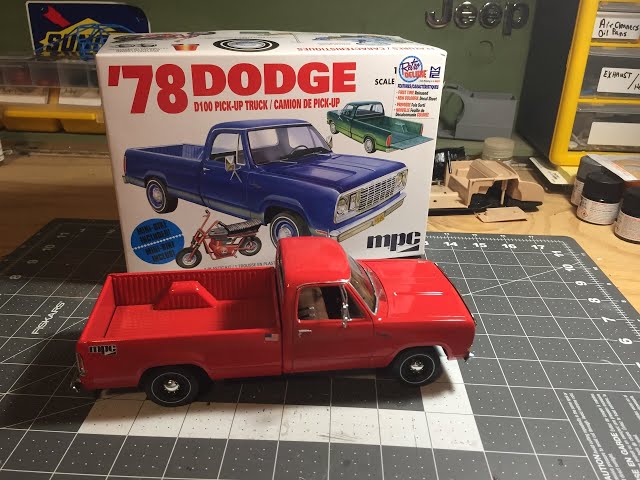 MPC '78 Dodge D100 Pickup Kit Review - YouTube