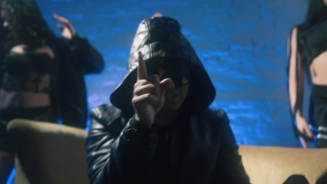 Assista a Fizzex - Dark Knight (Official Video) no YouTube Assista a Fizzex - Dark Knight (Official Video) no YouTube