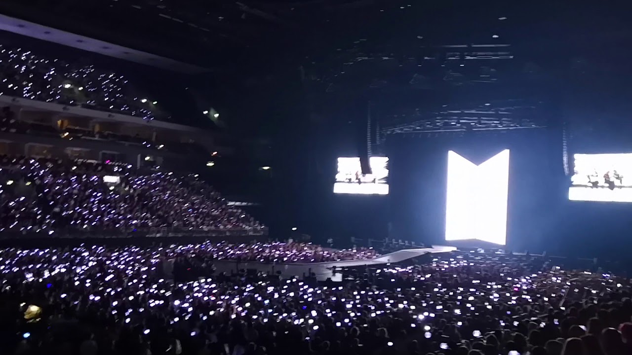 BTS - Fake Love (Before the concert) [Berlin Day 1]