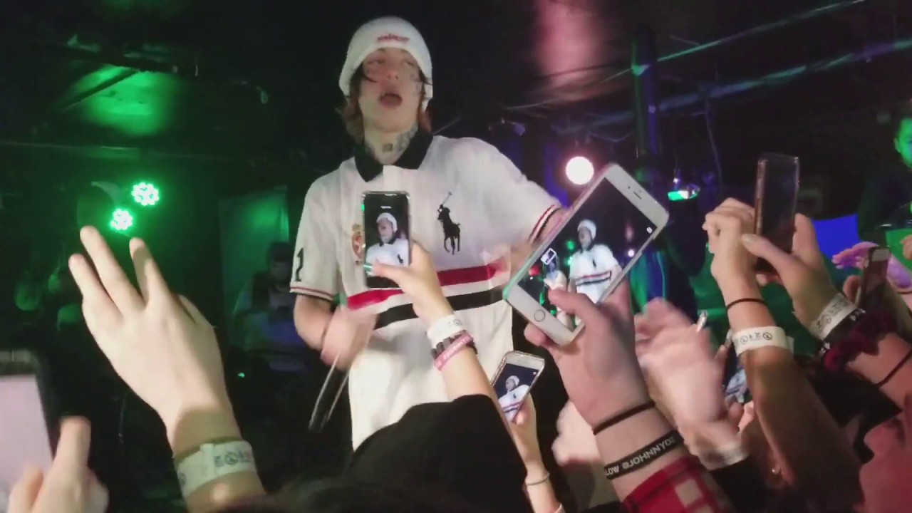 Lil Xan -  Betrayed (Live in Boston Total Xanarchy Tour)