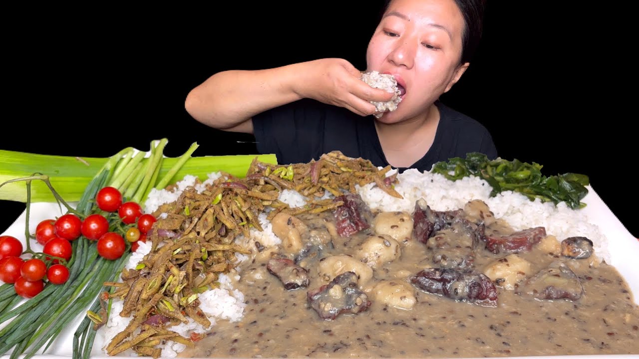 Village Authentic Dish Black Lentils Taro Dry Meat Curry, Stink Bean Singju & Raw Veggies Mukbang 