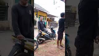 Download Lagu persiapan pemuteran layar tancap 35 xenon... MP3