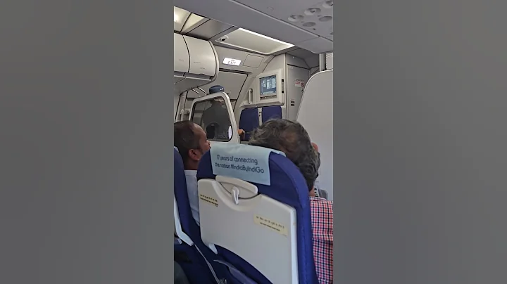 Air Hostess closing MAIN DOOR #airhostess #flight #cabincrew #airport #travel #trending #shorts