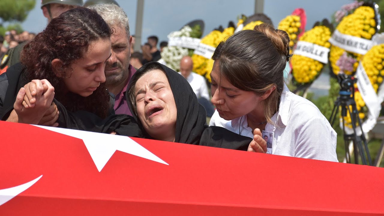 Şehit Astsubay Ünal Sipahi, son yolculuğuna uğurlandı