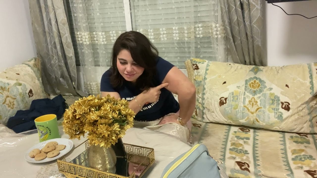 جنيدة شرباتهم العصير حتى واحد ميهزك من غير دراعك