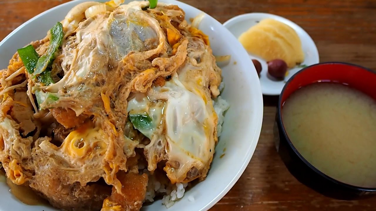 デカ盛 山梨の甲斐市で評判のデカ盛食堂 お食事処ぼんち デカ盛の 煮カツ丼 を完食できるか 挑戦した 食べ過ぎて苦しい 山梨 甲斐 Youtube