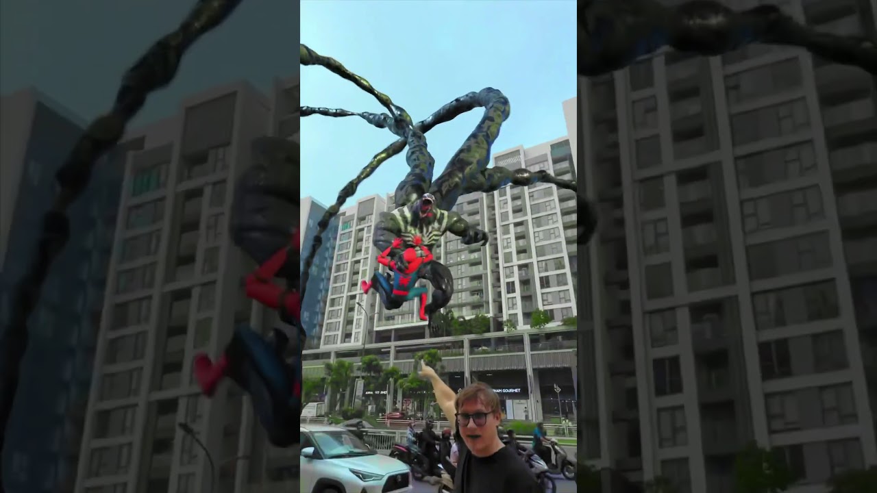 Oh better run 😢 #shorts #3danimation #venom #spiderman #blender #animation #marvel #ironman #noal