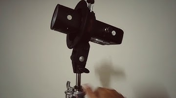 Godox light stand mount is stupid