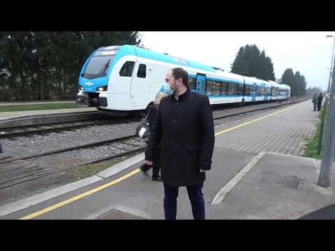 Video: Vlaki V Veliki Britaniji Navsezadnje Ne Bodo Potegnili Interraila