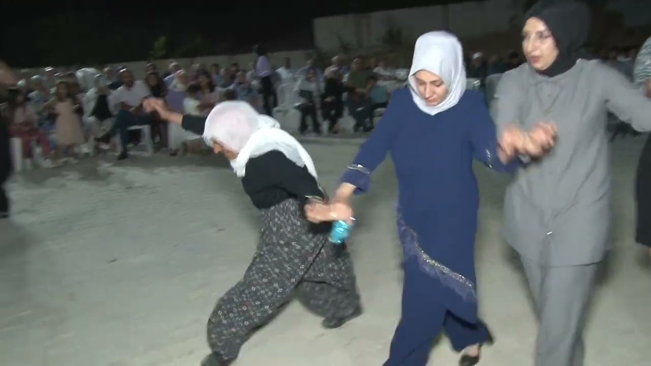 90 'lık nene yerinde durmadı