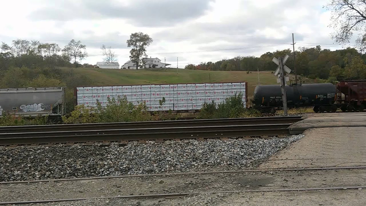 CSXT 5380 )ES44DC) CSXT 8010)SD40-2) SOUTHBOUND - YouTube
