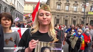 il 25 aprile di Milano: russi in corteo omaggiano partigiani sovietici