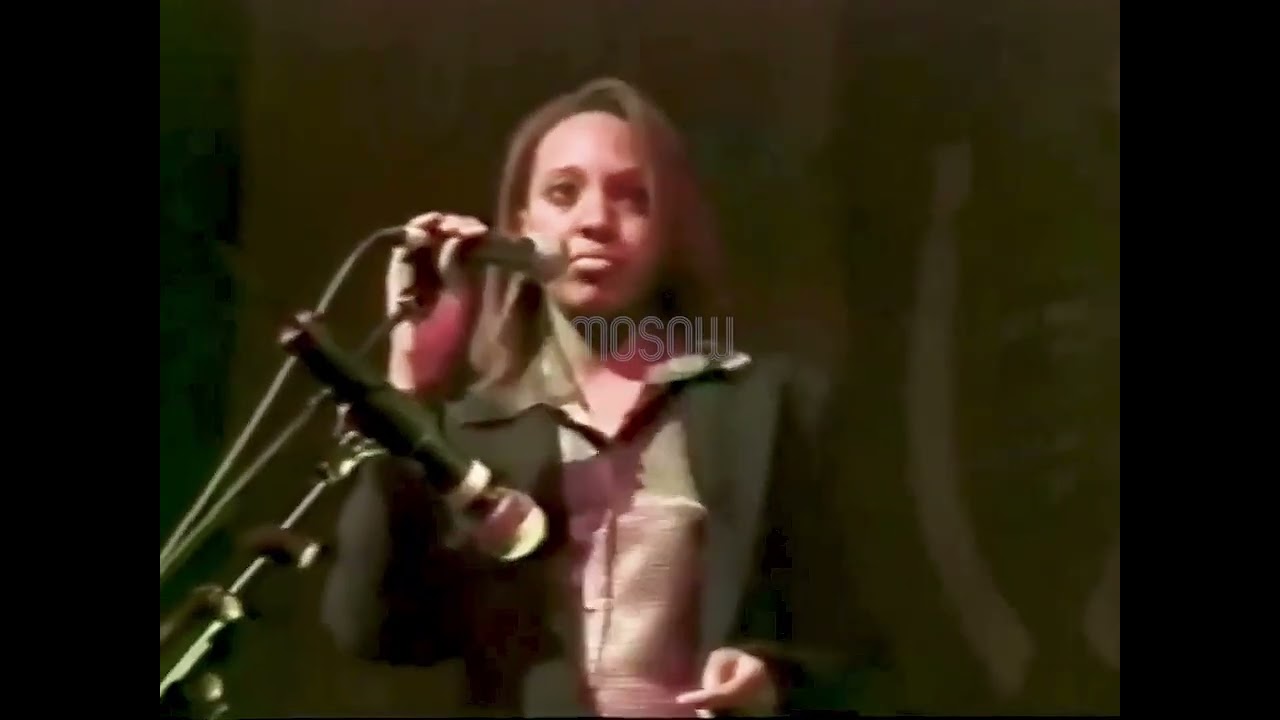 Youssou N'Dour et Viviane - Please Wait / Xaar ma (Bercy 2000) adlı videoyu YouTube'da izle Youssou N'Dour et Viviane - Please Wait / Xaar ma (Bercy 2000) adlı videoyu YouTube'da izle