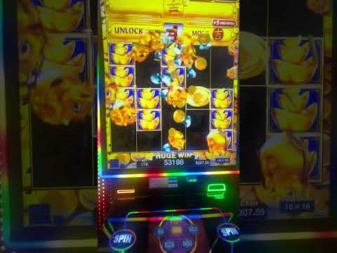 Красный человек выиграл игру #мультик #момент #casino #money #winner