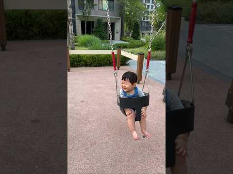 태어나서 처음 타보는 <strong>그네</strong> 아기 레전드반응ㅋㅋㅋ❤️ #아기 #애기