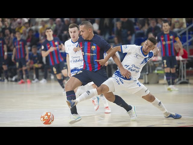 Real Betis Futsal on X: 🏨🔜⚽️ ¡Ya estamos en 𝔹𝕒𝕣𝕔𝕖𝕝𝕠𝕟𝕒!  #SantaColomaRealBetis #LNFS  / X