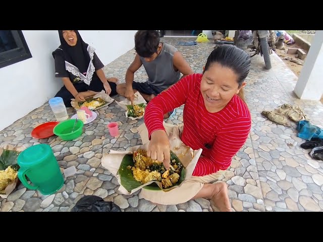 senangnya dapat nasi padang gratis dari anak menantu||inilah kerja sampingan suamiku class=