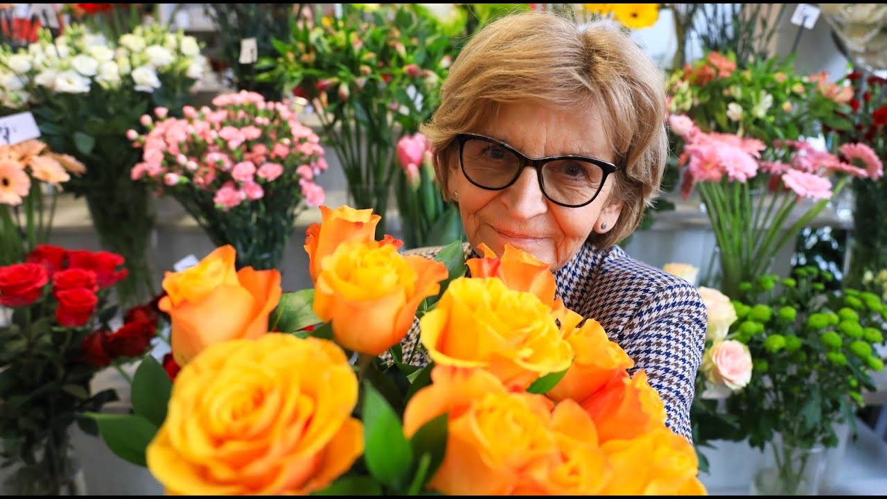 Człowiek, który prowadzi jedną z najstarszych kwiaciarni w Krakowie