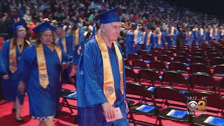 90-Year-Old Bob Dwyer Graduates From Northeastern Illinois University