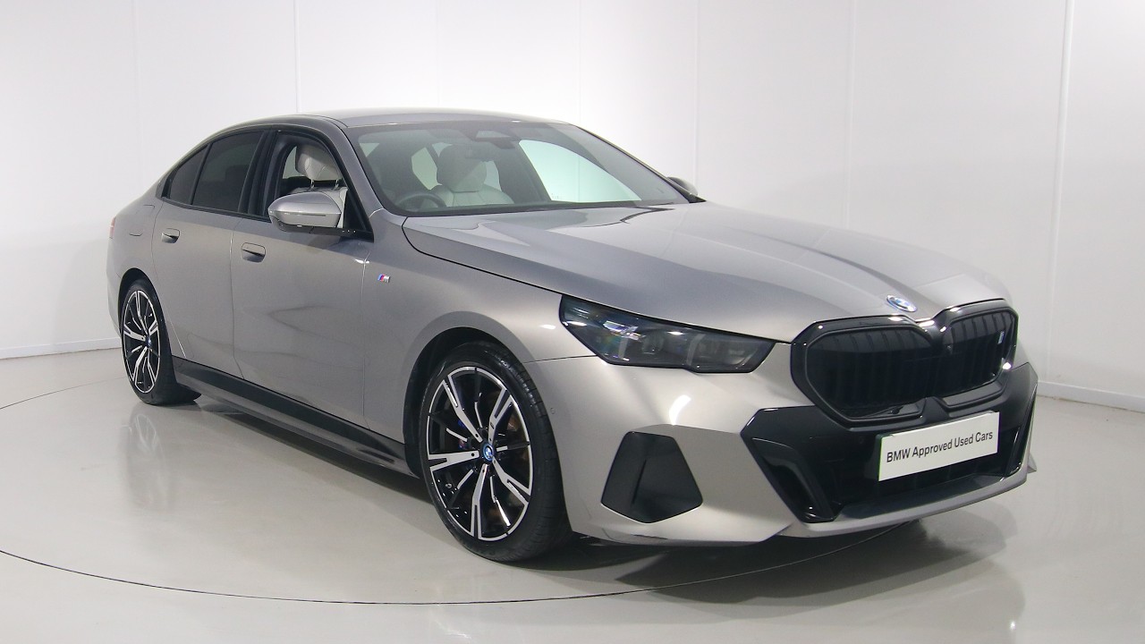 CX24JHV (2024) BMW i5 eDrive40 M Sport - YouTube