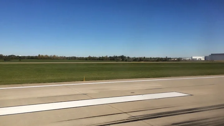United Express Embraer E145 Landing at Indianapoli...
