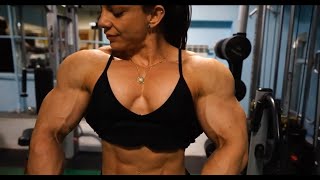 Muscle Woman - Anastasia Leonova  💪 #girlswithmuscles #biceps #shorts #ifbbprobodybuilding 1