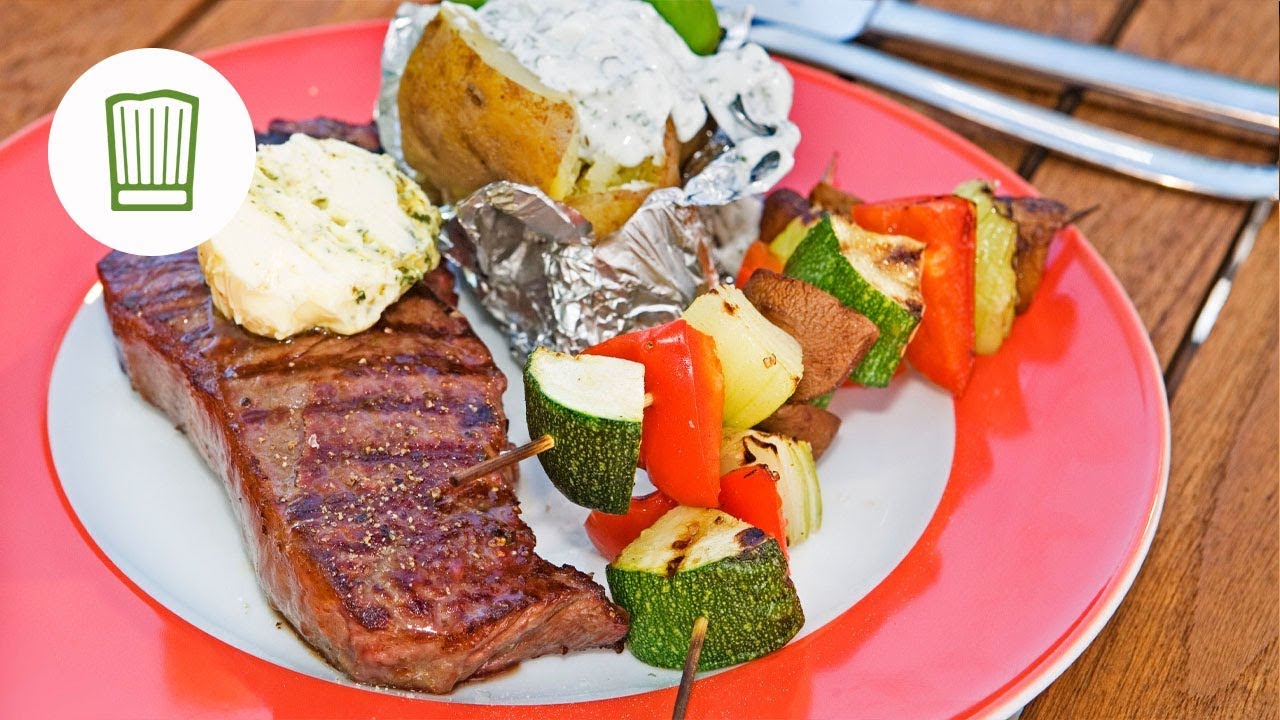 Mariniertes Steak mit Grillkartoffel und Gemüsespieß | Chefkoch.de ... Mariniertes Steak mit Grillkartoffel und Gemüsespieß | Chefkoch.de ...