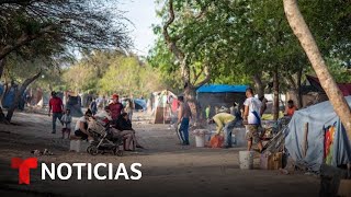 Miles de migrantes permanecen varados en Matamoros y otros puntos de México | Noticias Telemundo