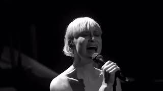 Video thumbnail of "Hooverphonic - Mad About You (live 2024)"