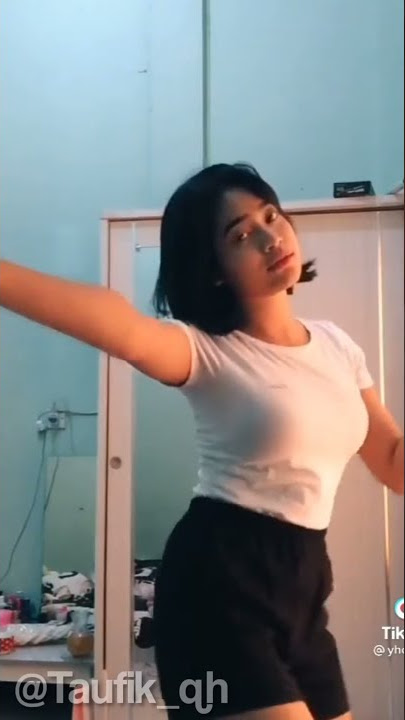 Story wa Cewek Goyang Tik Tok Dengan Kacer Blorok Ikut Goyang Ngobra