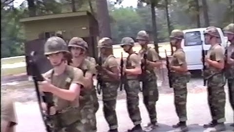 M16A1 Training - Basic Rifle Marksmanship - US Army 1988