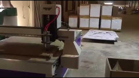 Máy cnc 1325 -1 cắt quảng cáo giá rẻ (Ms Trang 095914101)