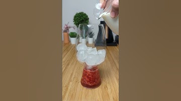 Strawberry Iced Latte 🍓🧊☕ | A Refreshing Fruit-Infused Coffee Drink