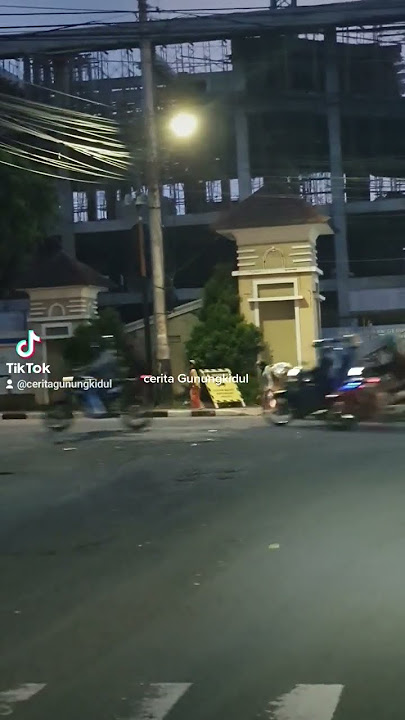 melangkah senang di depan pembangunan gedung DPRD #gunungkidul #ceritagunungkidul