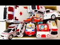 白い救急車のおもちゃを集めて点検していくよ。坂道を走らせたりして遊んでいくよ